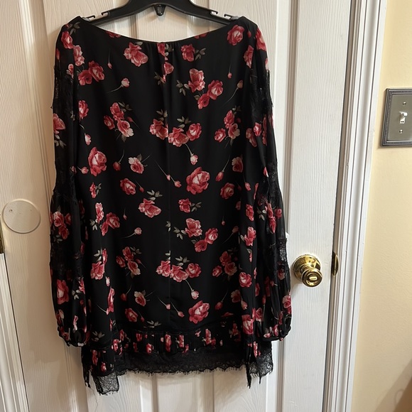 Too - Picture 5 of 5